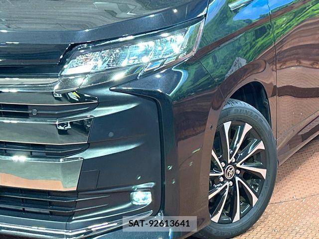 Toyota NOAH 2022-04 7903134-11
