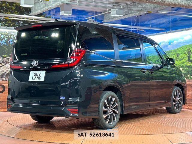 Toyota NOAH 2022-04 7903134-16
