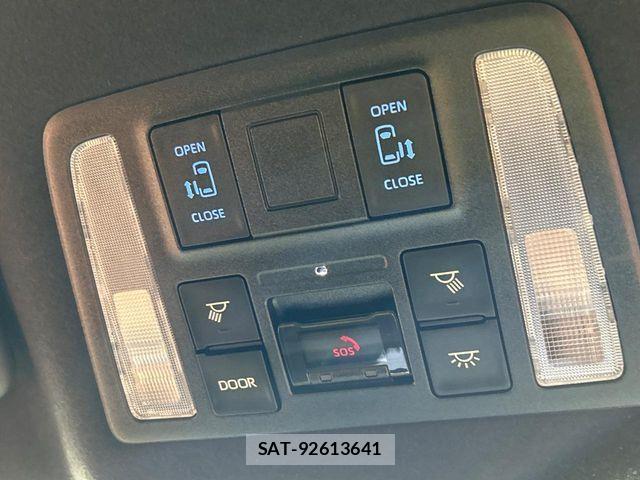 Toyota NOAH 2022-04 7903134-5