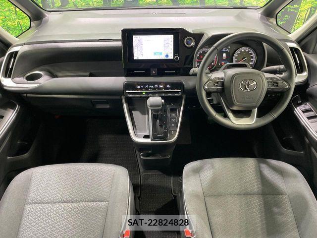 Toyota NOAH 2022-07 7903135-1
