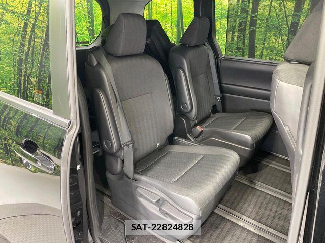 Toyota NOAH 2022-07 7903135-8