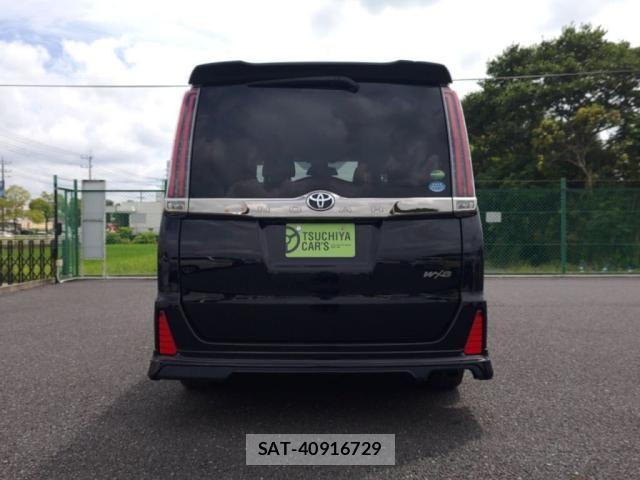 Toyota NOAH 2018-02 7903138-9