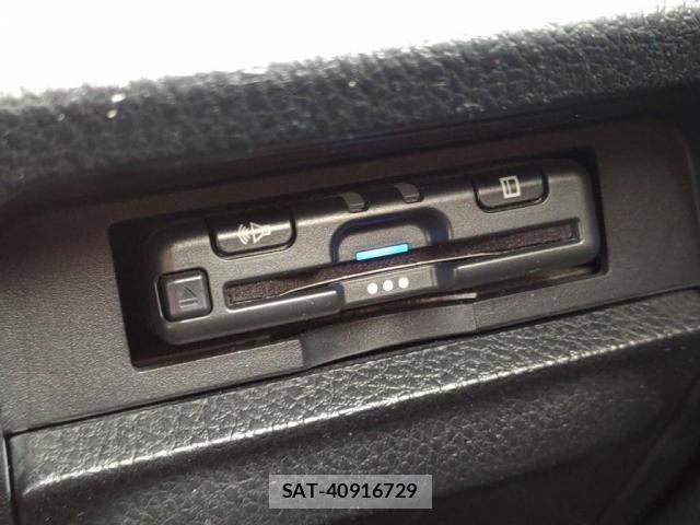 Toyota NOAH 2018-02 7903138-18