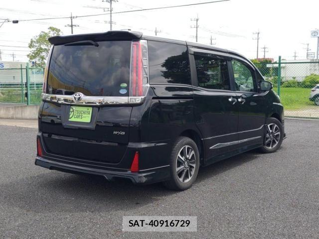 Toyota NOAH 2018-02 7903138-1