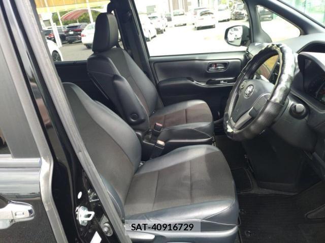 Toyota NOAH 2018-02 7903138-20