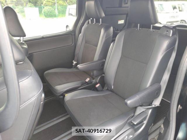 Toyota NOAH 2018-02 7903138-22