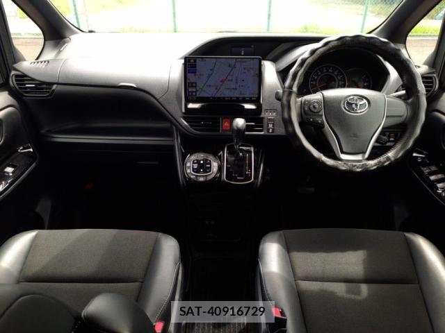 Toyota NOAH 2018-02 7903138-2
