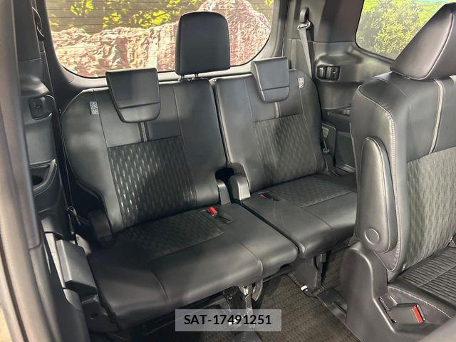 Toyota NOAH 2023-04 7903132-9