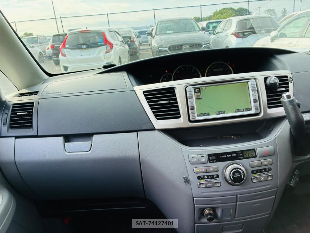 Toyota NOAH 2005-03 7683584-17