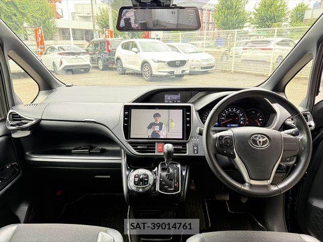 Toyota NOAH 2019-02 7962980-2