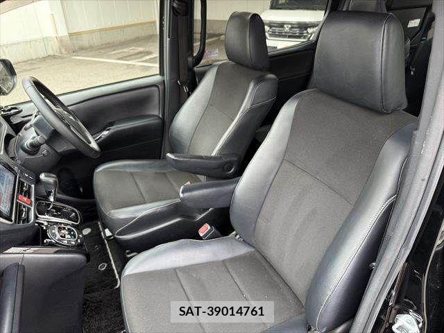 Toyota NOAH 2019-02 7962980-29