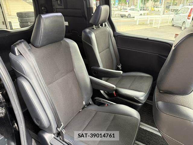 Toyota NOAH 2019-02 7962980-8