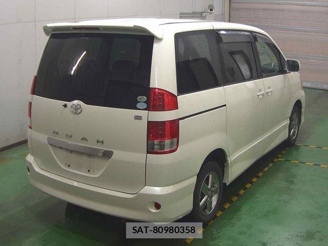 Toyota NOAH 2005-06 7950945-3