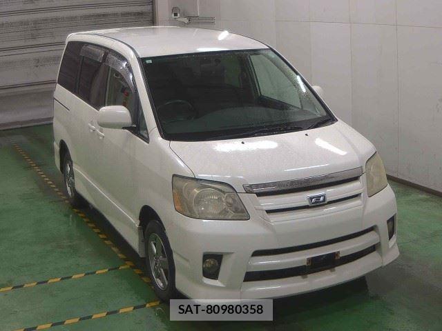 Toyota NOAH 2005-06 7950945-4