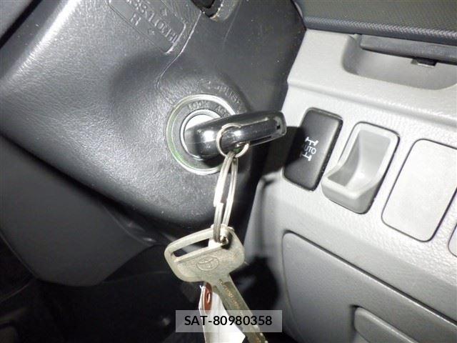 Toyota NOAH 2005-06 7950945-5