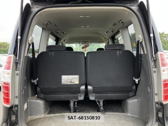Toyota NOAH 2009-04 7962989-12