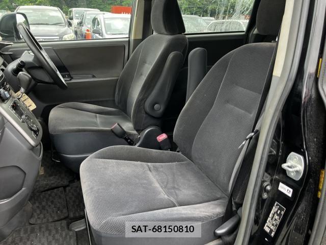 Toyota NOAH 2009-04 7962989-16