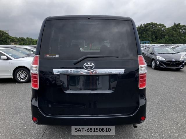 Toyota NOAH 2009-04 7962989-4