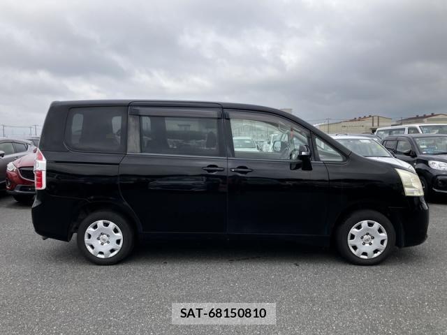 Toyota NOAH 2009-04 7962989-6