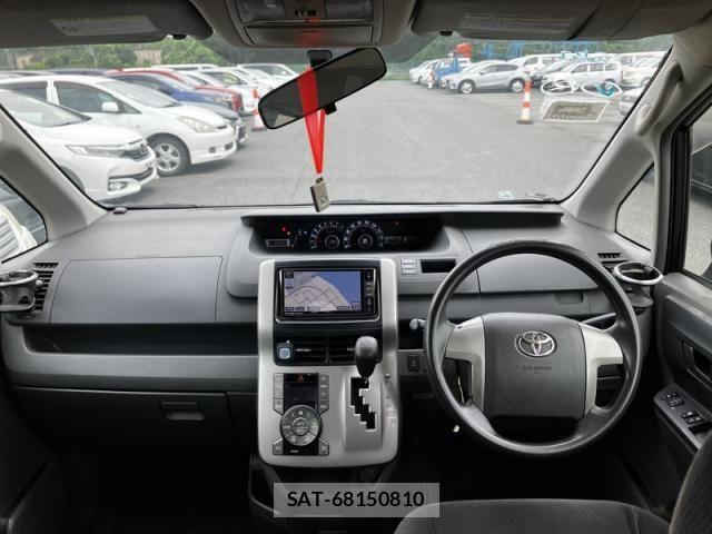 Toyota NOAH 2009-04 7962989-8