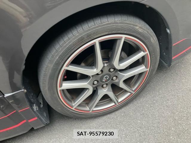 Toyota NOAH 2013-06 7962981-9