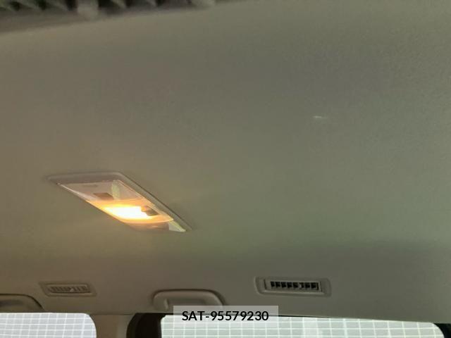 Toyota NOAH 2013-06 7962981-12