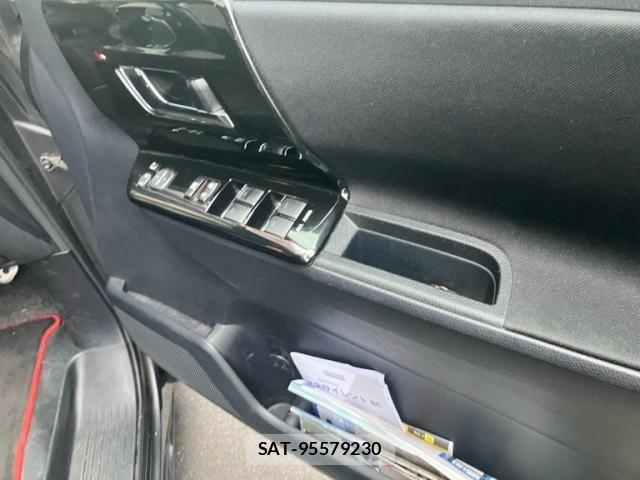 Toyota NOAH 2013-06 7962981-13
