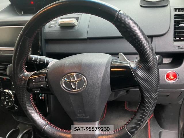 Toyota NOAH 2013-06 7962981-16
