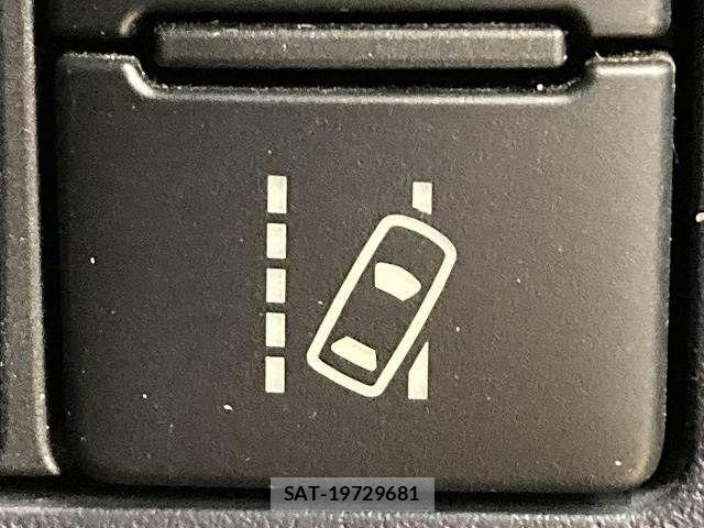 Toyota NOAH 2016-04 7962979-10