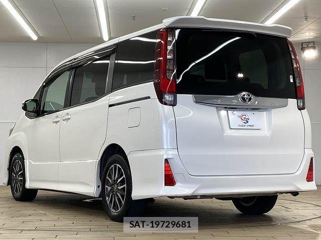 Toyota NOAH 2016-04 7962979-15