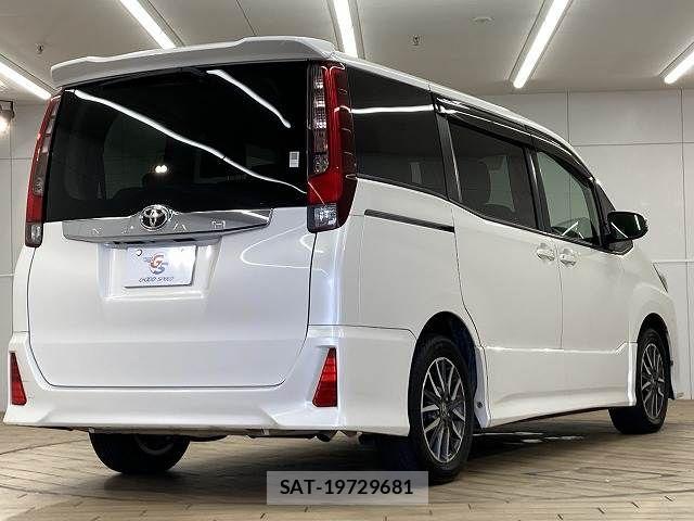Toyota NOAH 2016-04 7962979-16