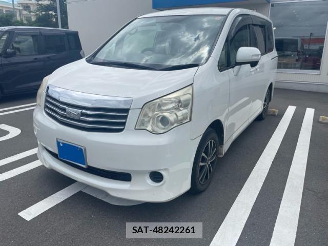 Toyota NOAH 2012-04 7980342-0