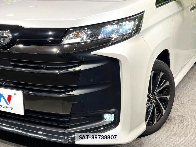 Toyota NOAH 2023-01 7980321-11