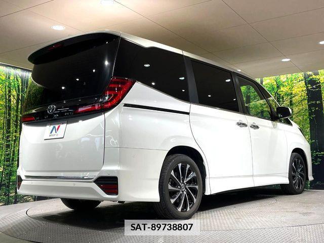 Toyota NOAH 2023-01 7980321-16