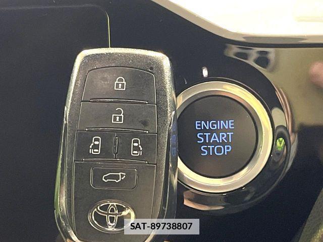Toyota NOAH 2023-01 7980321-5