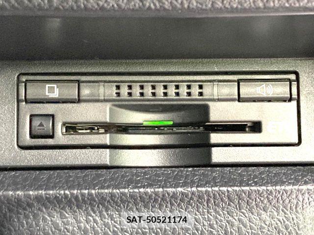 Toyota NOAH 2014-12 7980338-6
