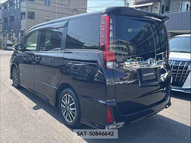 Toyota NOAH 2015-10 7980337-9