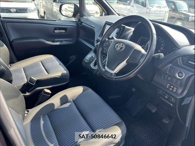 Toyota NOAH 2015-10 7980337-12