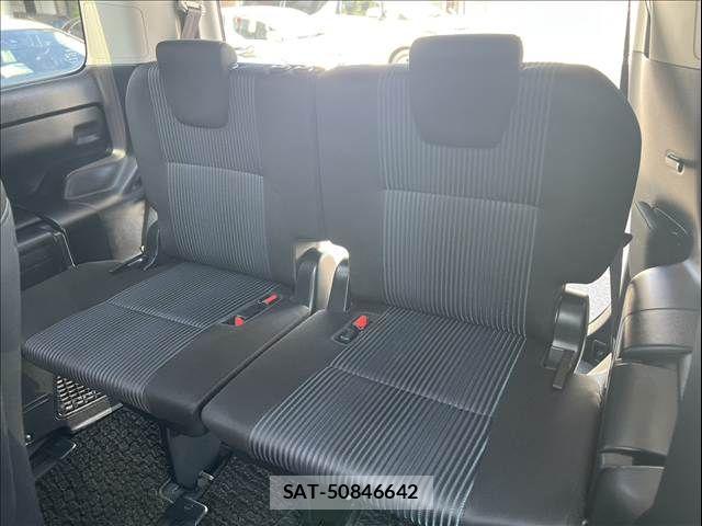 Toyota NOAH 2015-10 7980337-16