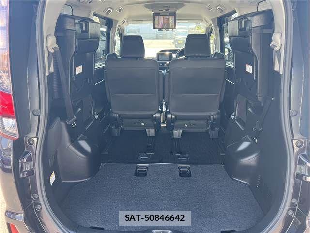 Toyota NOAH 2015-10 7980337-18