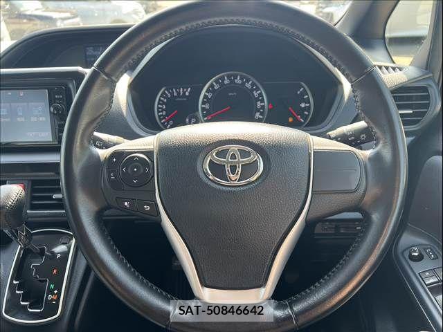 Toyota NOAH 2015-10 7980337-24
