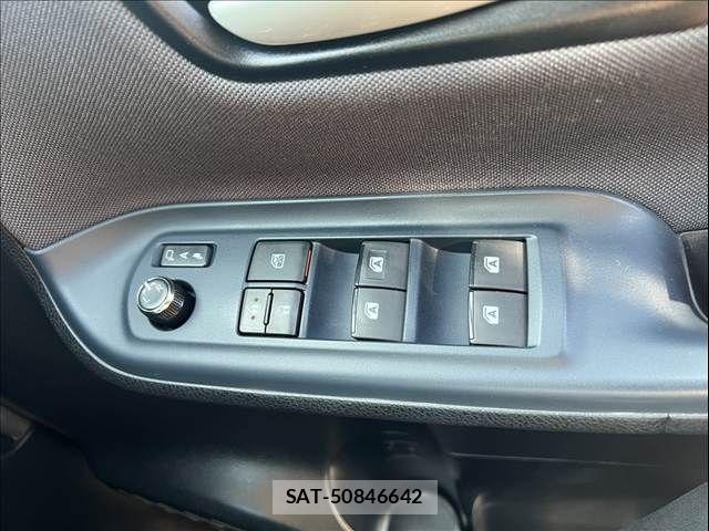 Toyota NOAH 2015-10 7980337-28