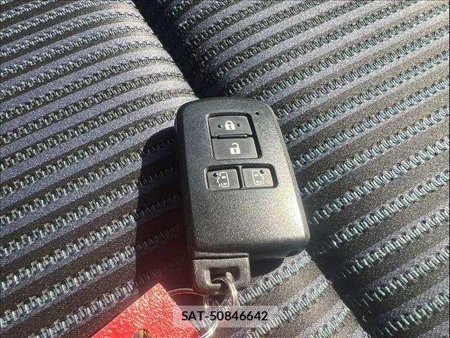 Toyota NOAH 2015-10 7980337-29