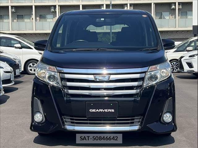 Toyota NOAH 2015-10 7980337-3