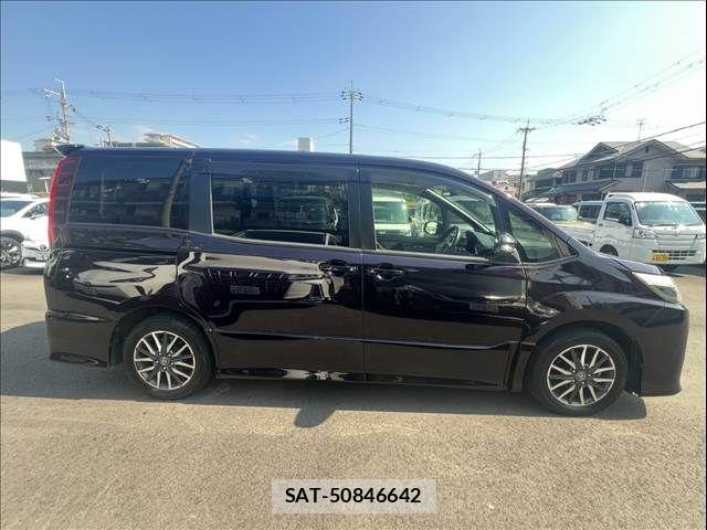 Toyota NOAH 2015-10 7980337-5