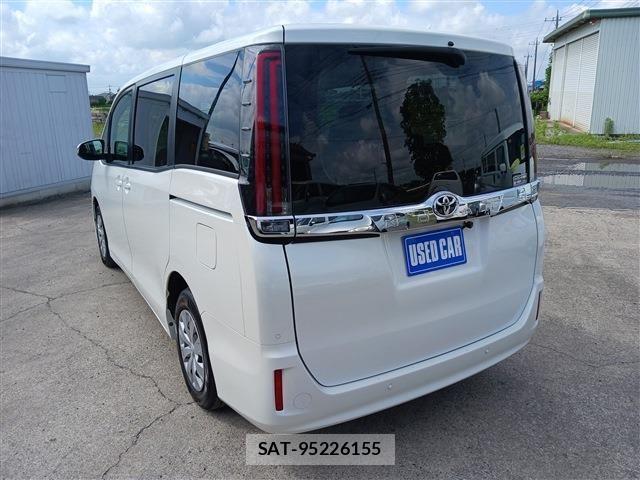 Toyota NOAH 2021-07 7980326-10