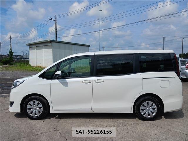 Toyota NOAH 2021-07 7980326-11