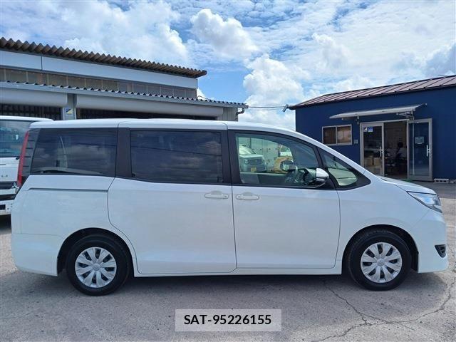 Toyota NOAH 2021-07 7980326-12