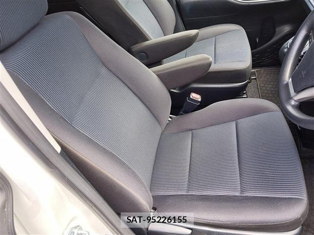 Toyota NOAH 2021-07 7980326-13