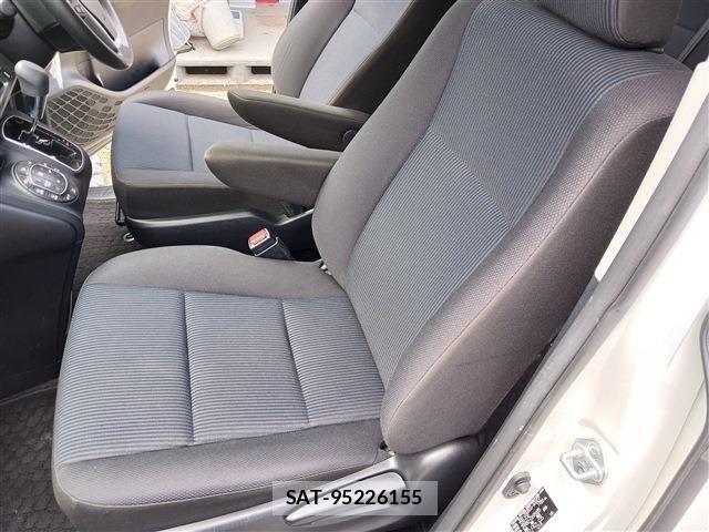 Toyota NOAH 2021-07 7980326-14